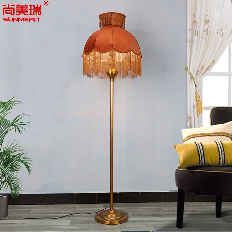 天鹅绒欧式落地灯焦糖色客厅立式卧室床头沙发旁装饰台灯孟菲斯风