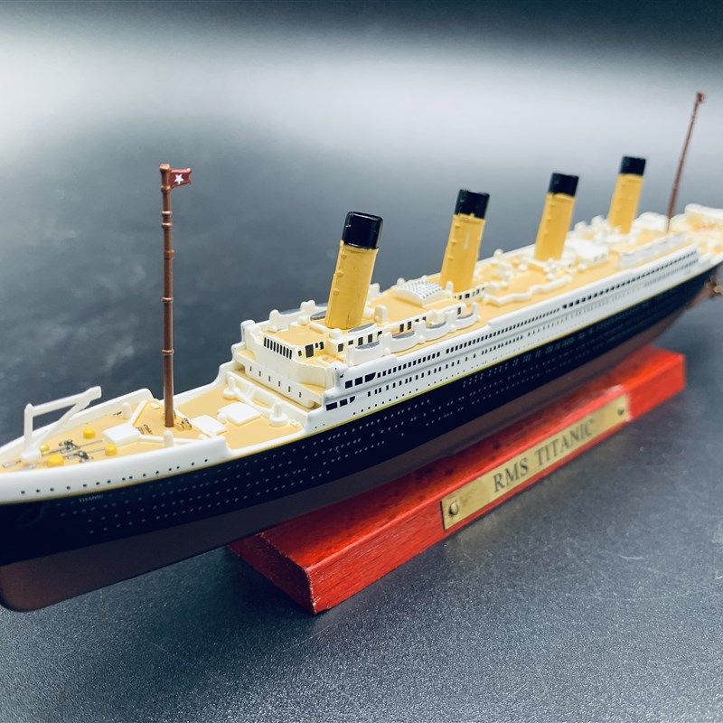 Atlas   泰坦尼克 1/1250 泰坦尼克号豪华游邮轮 合金船模型 001