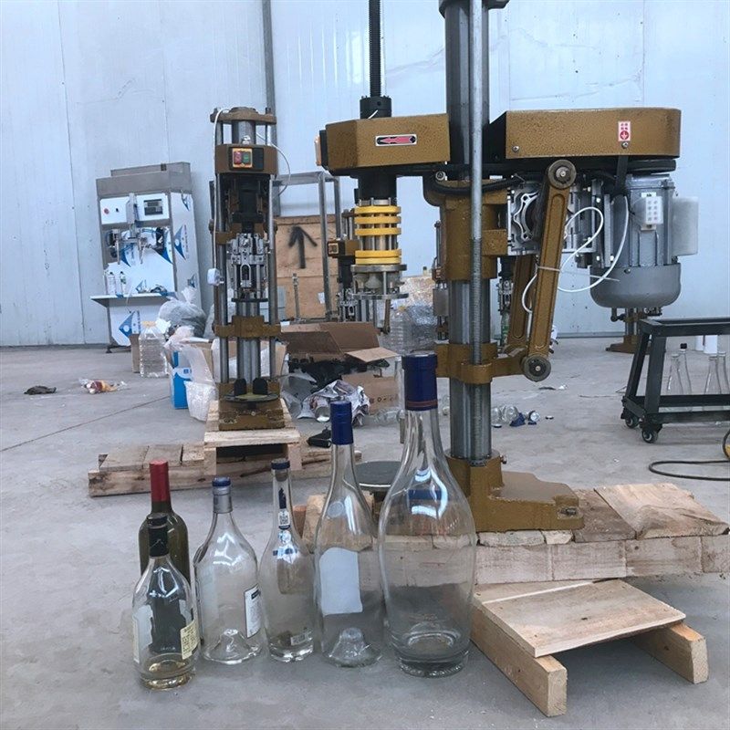 小型半自动六斤瓶红酒捻帽机铝箔铝锡帽缩帽机葡萄酒洋酒封口设备