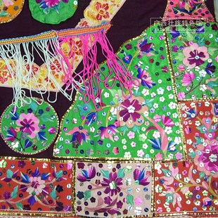 广西少数民族民俗风情 老绣花艺术品收藏品 民间手工刺绣挂帘门帘