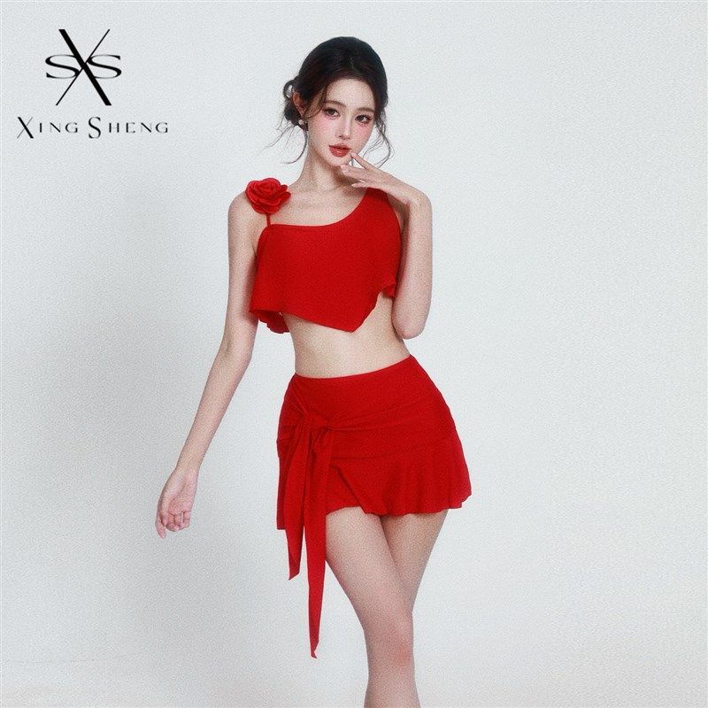 绝美红色设计感泳衣女分体三件套纯欲风保守裙式遮肚显瘦海边度假