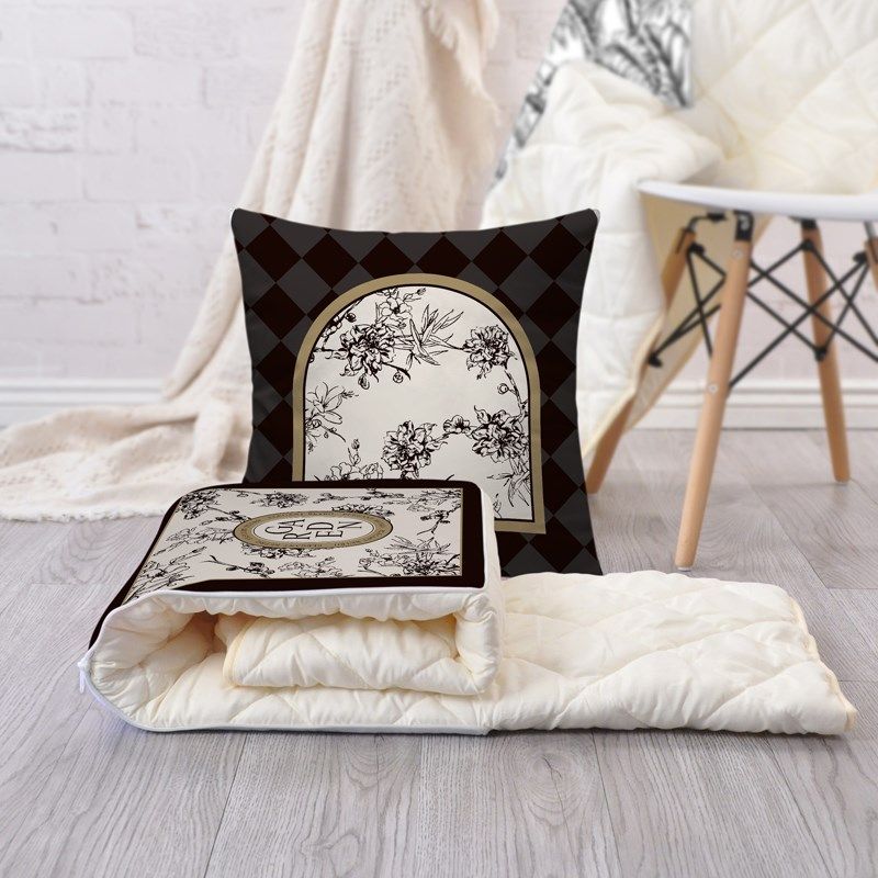 法式车载抱枕被子薄款两用沙发抱枕办公室午休毯空调被四季通用