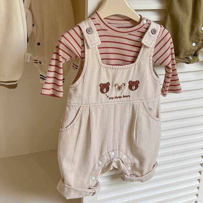 婴儿秋季背带裤套装宝宝连体衣可爱两件套外出服爬服哈衣男女秋装