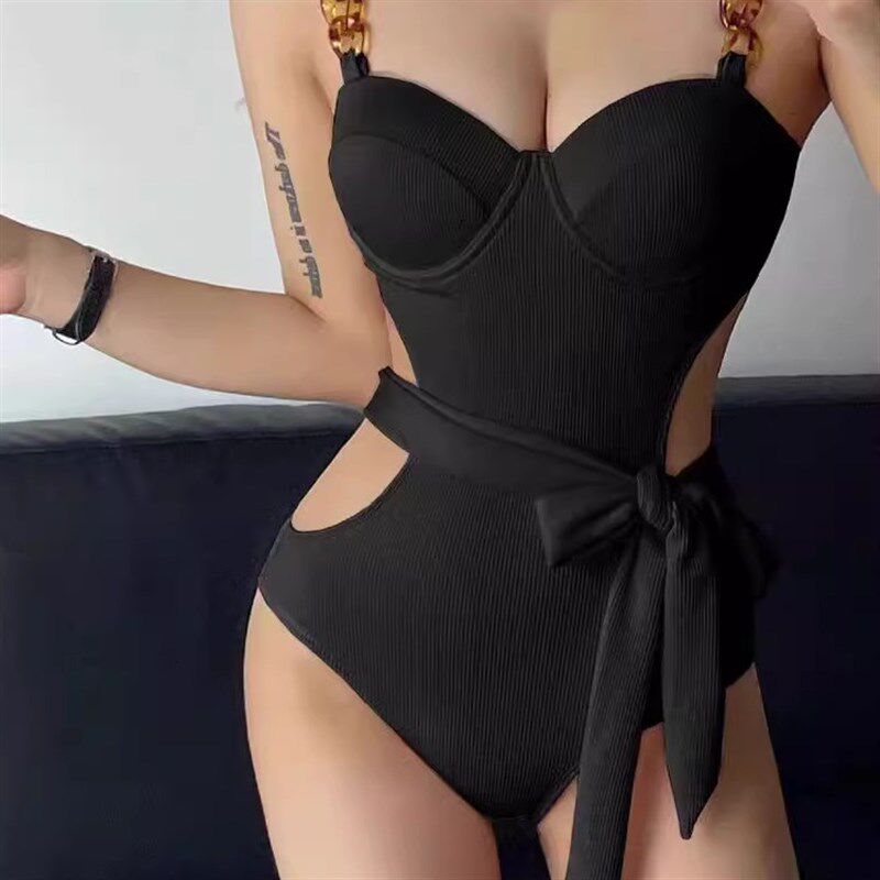 黑色高级感时尚连体2024新款泳衣女小胸钢托聚拢遮肚沙滩度假泳衣