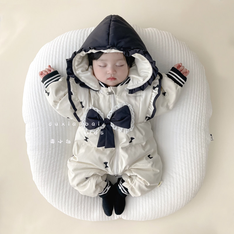 婴儿羽绒服连体衣女宝宝超萌满月百天公主哈衣冬R季保暖抱衣外出