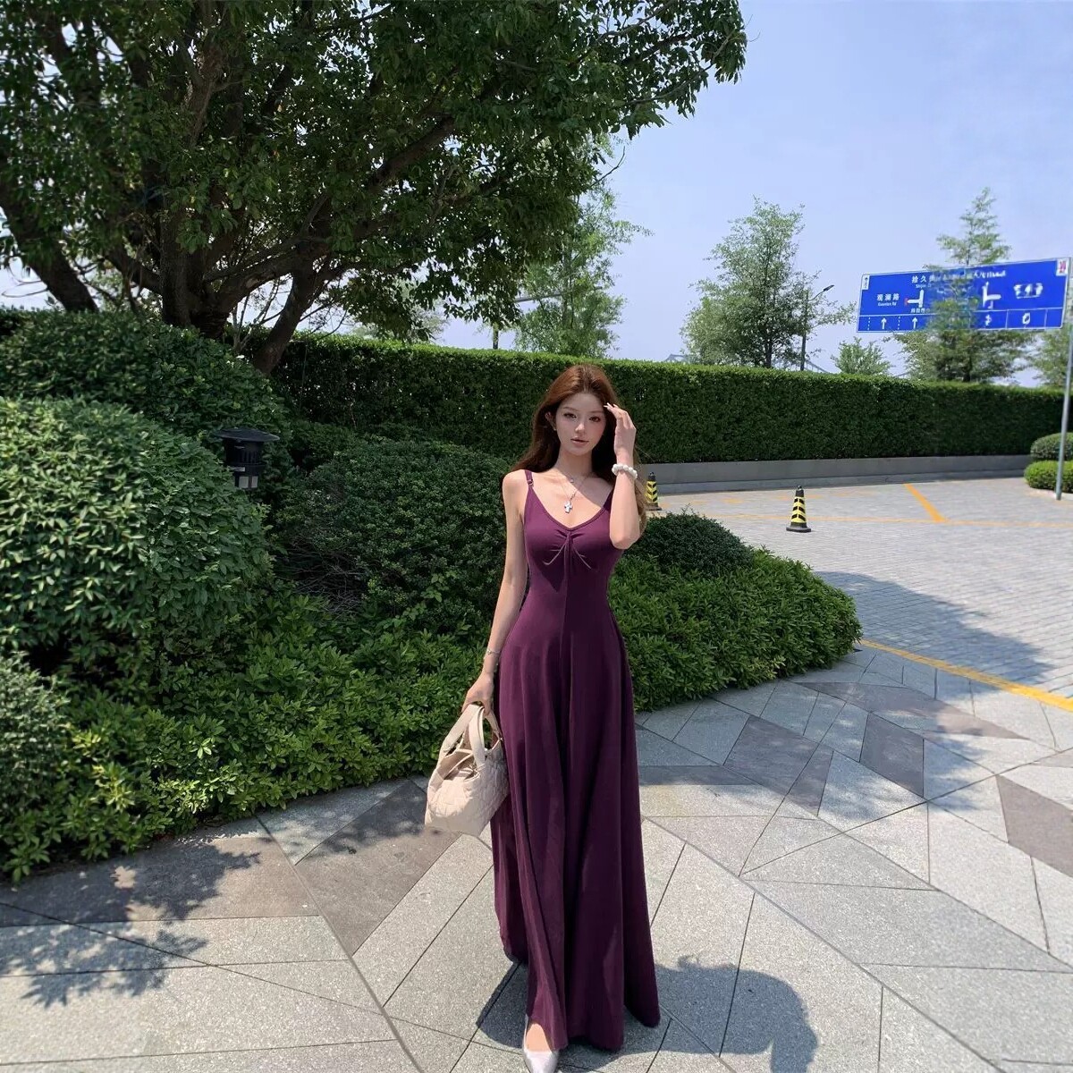 设计感紫色初恋韵味褶皱吊带连衣裙女装夏季气质百搭修身显瘦长裙