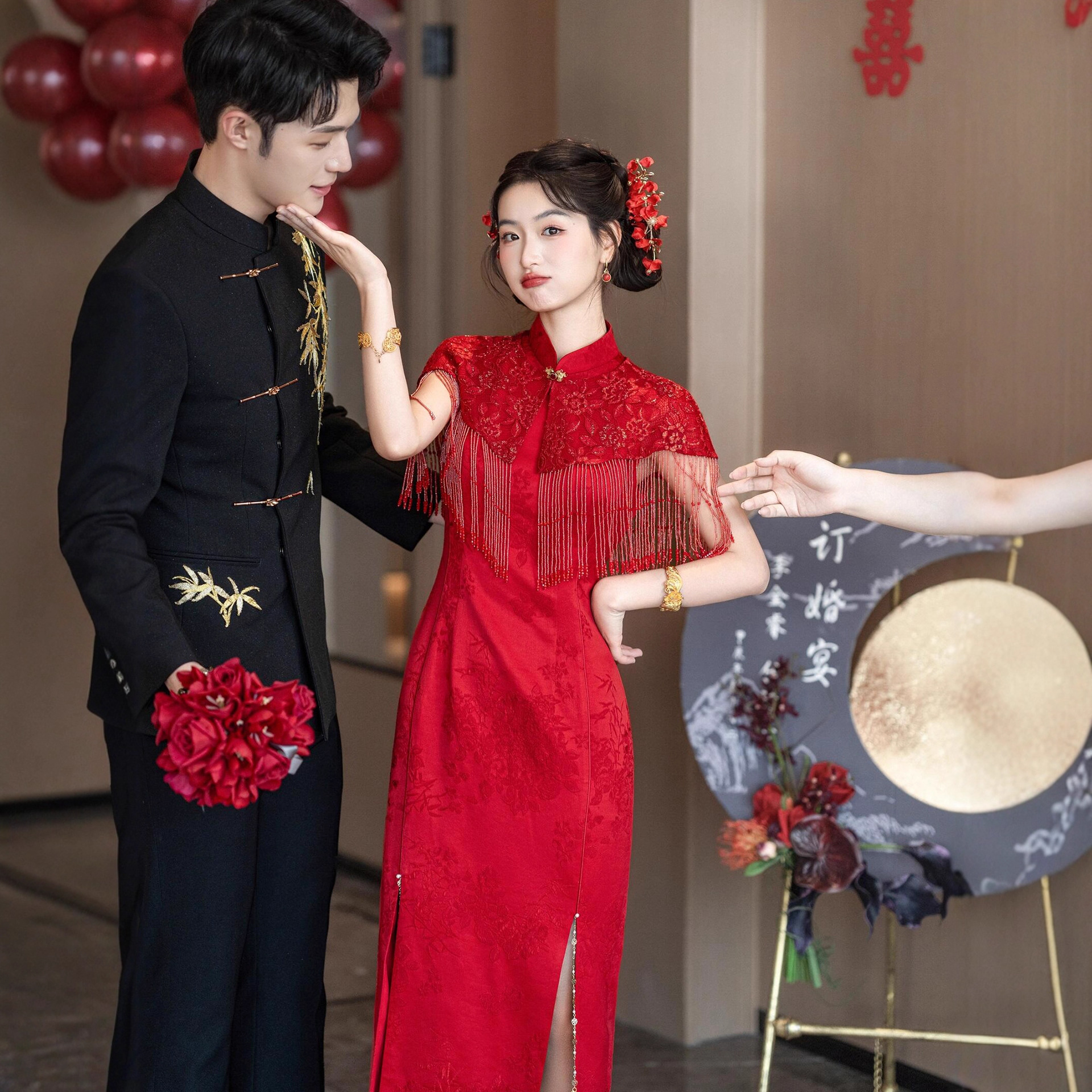 一字肩敬酒服新娘高级感新中式酒红色结婚小个订婚礼服女高端刺绣