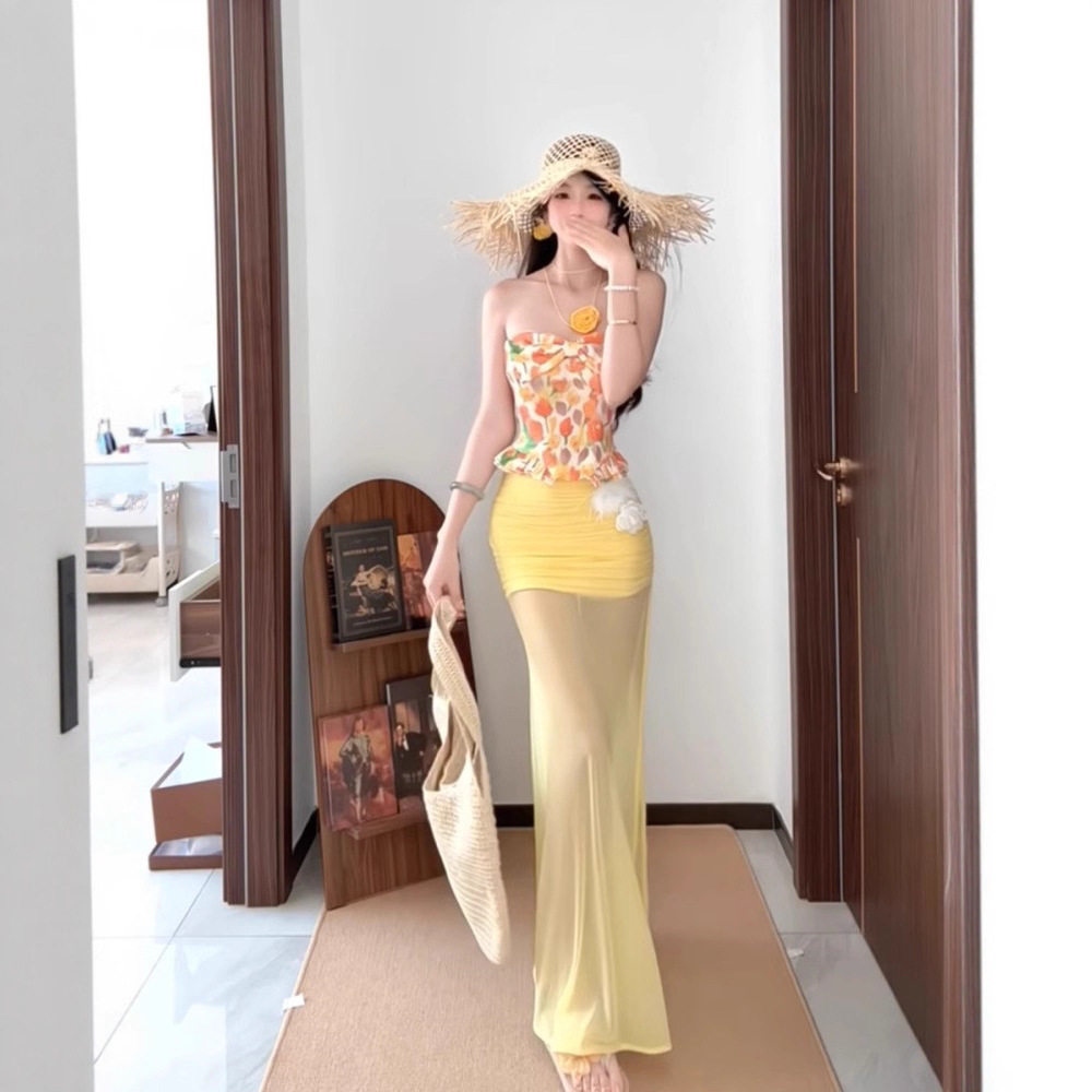 夏日度假风露肩短款抹胸上衣半身裙两件套女装巨好看显瘦辣妹套装