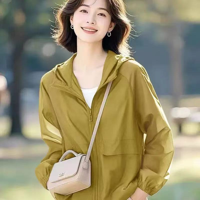 夏季新款连帽防晒短外套女宽松休闲薄款透气时尚百搭妈妈装出游外
