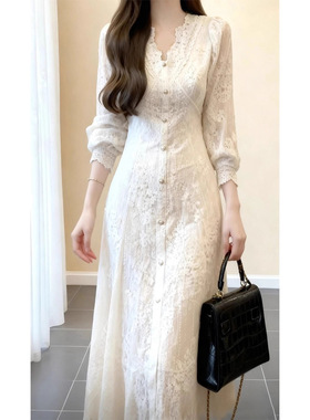 法式温柔风蕾丝v领长袖连衣裙独特绝美感气质收腰长裙2025秋