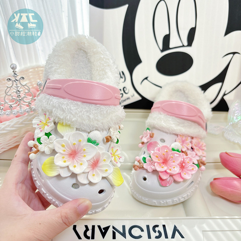 儿童花朵拖鞋女童2025新款加绒洞洞鞋冬季保暖外穿女孩大童棉拖鞋