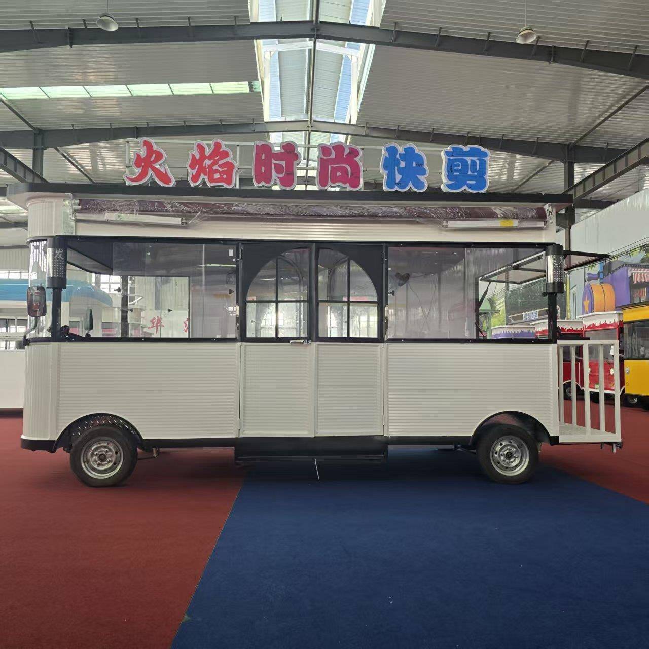 商用电动四轮理发多功能移动创业店车流动美容美发美发美甲售货车