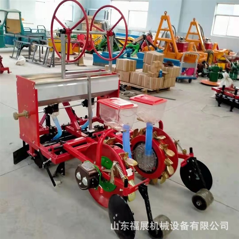 起垄覆膜a施肥喷药滴灌一体花生播种机先铺膜后播种的花生种植机