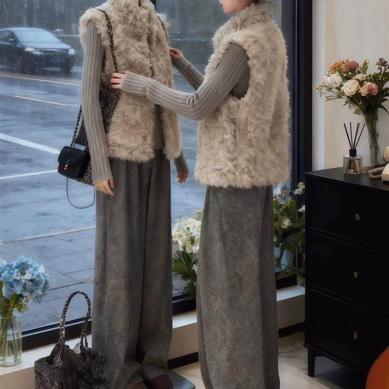 冬季穿搭一整套2025超火巨好看高级感韩系羊羔毛绒马甲阔腿裤套装