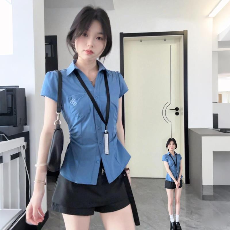 大方得体两件套装蓝色polo