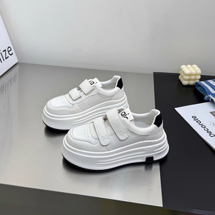 小个子魔术贴轻便休闲松糕鞋 皮面增高6cm厚底小白鞋 女2025秋冬款