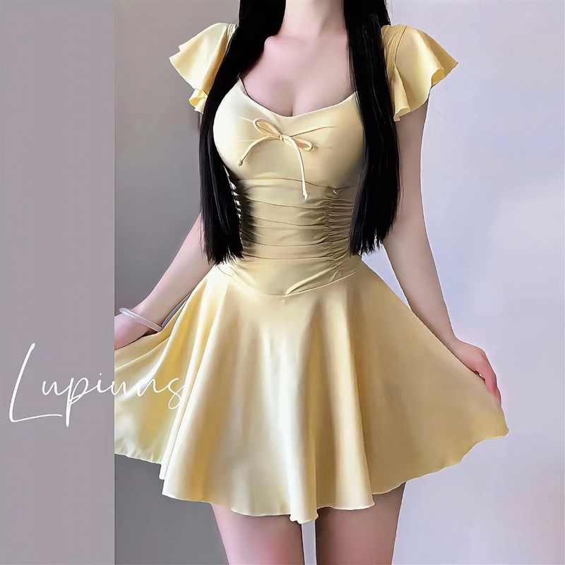 泳衣女2025新款连体保守裙式学生遮肚显瘦高级感泡温泉度假泳装