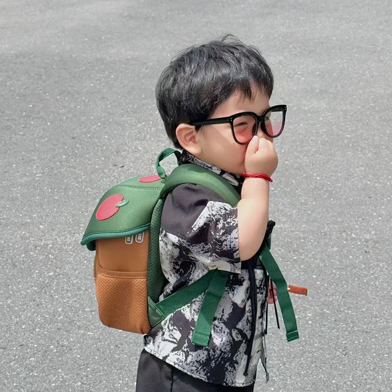 2025新款儿童个性幼儿园书包男女宝宝出游背包卡通轻便新款旅行包