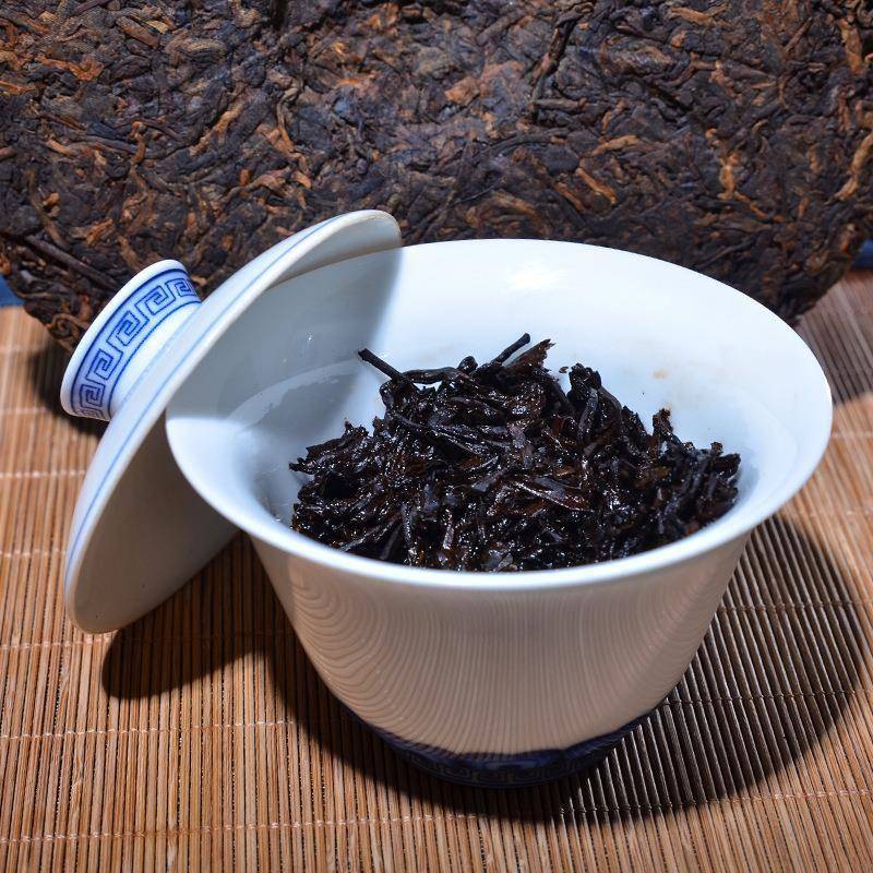 云南普洱茶 老班章古树茶 宫廷普洱熟茶饼357g 勐海熟茶料