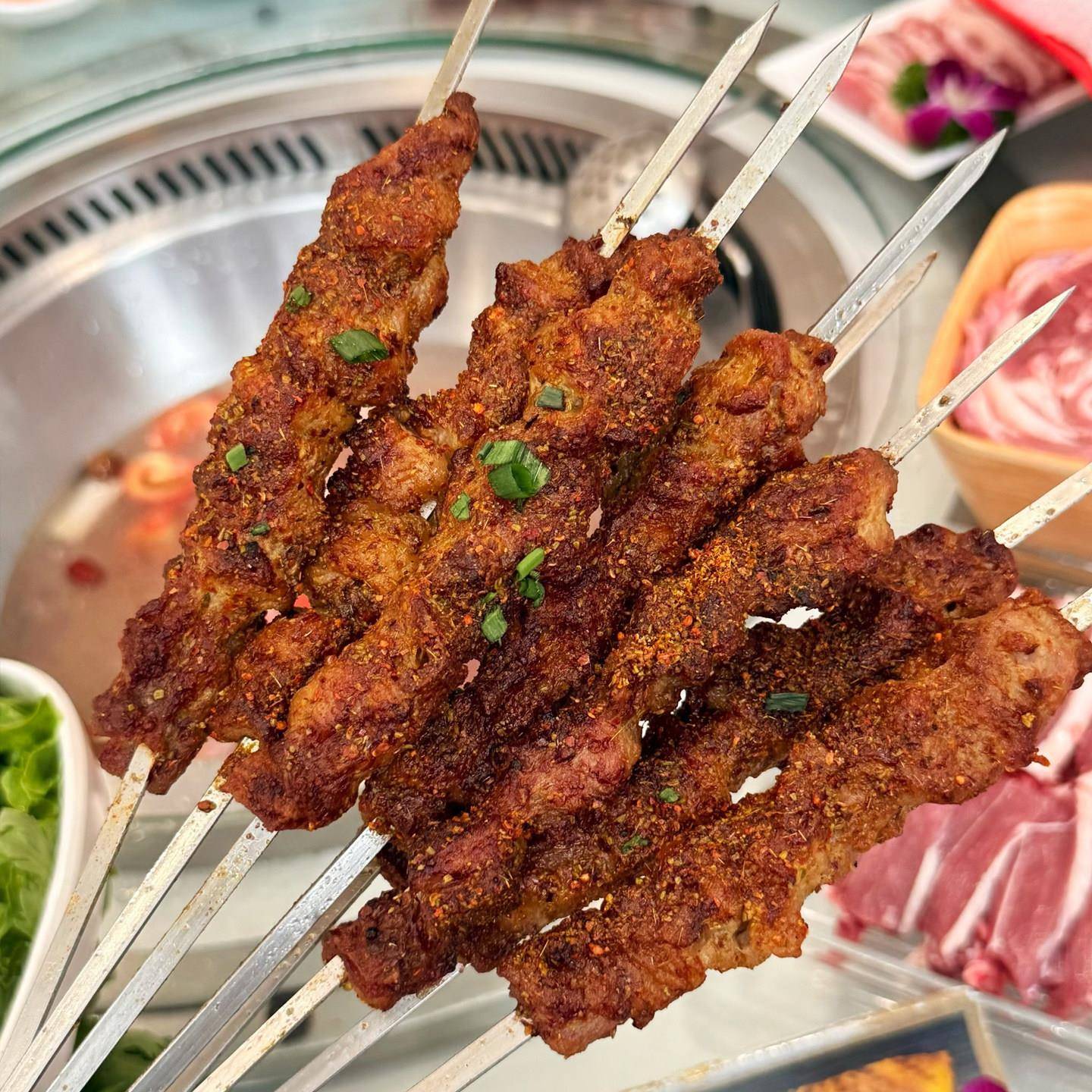 新品钢签脆皮爆汁五花肉串商用冷冻半成品油炸烧烤食材猪肉串烤肉