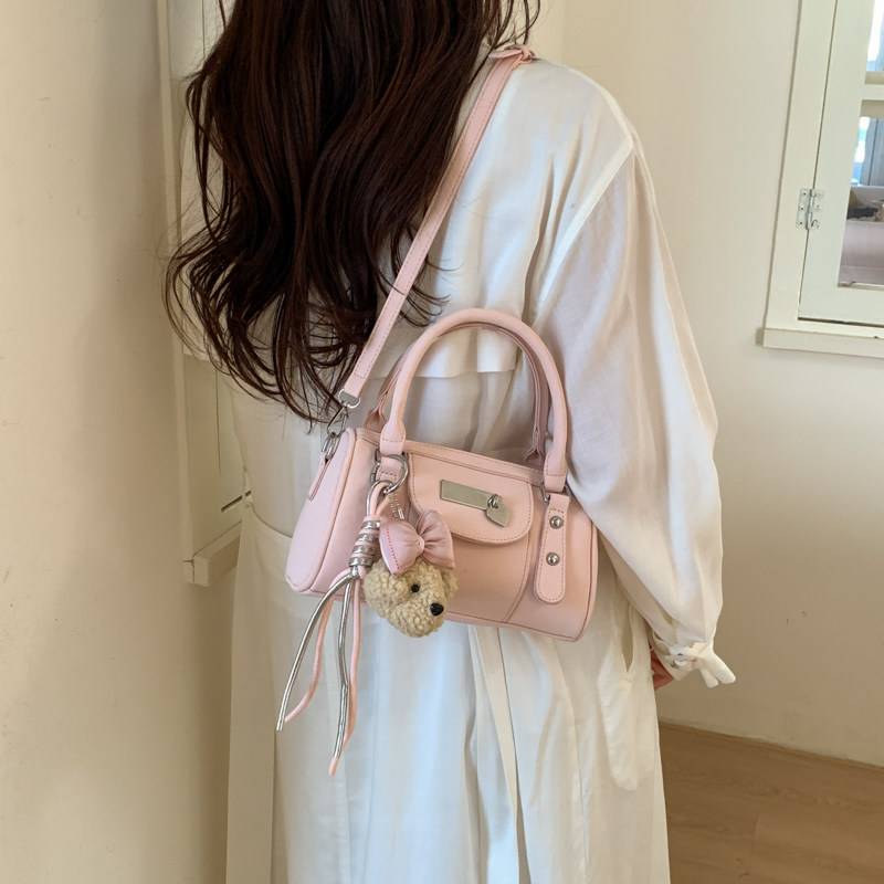 日韩风小众枕头包女高级感手提斜挎包百搭时尚小方包浅粉色