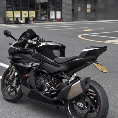 适用春风450SR改装竞技油箱罩rcr原车开发一体成型全包油箱保护罩