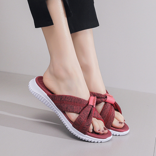 拖鞋女2025夏季新款外穿妈妈鞋精致不累脚一字拖鞋平底防滑凉拖鞋
