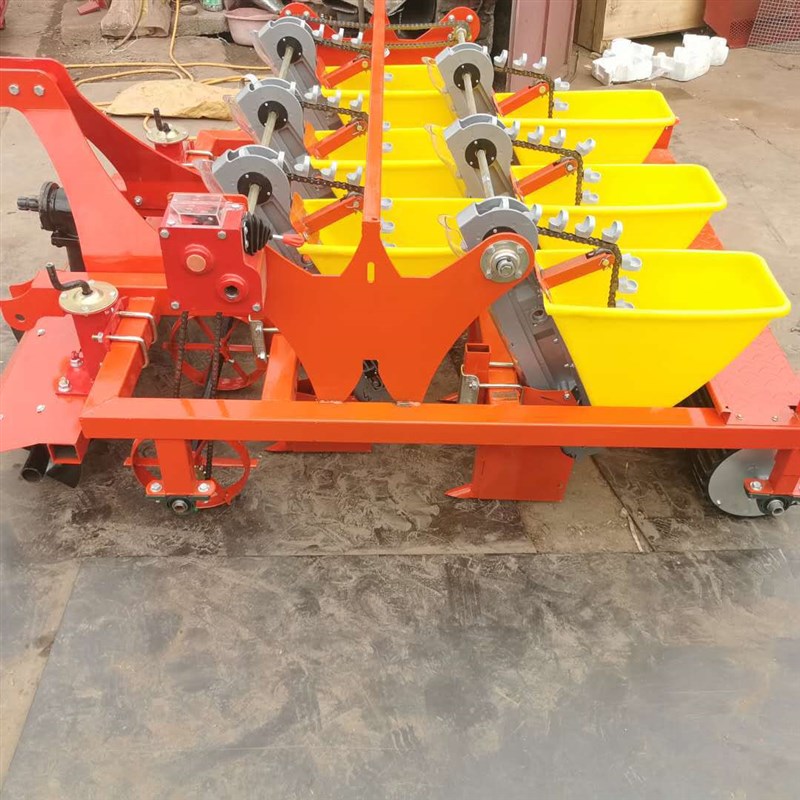 农用大蒜播种机小型电动蒜头播种机四轮车牵引大蒜播种机链轨播种