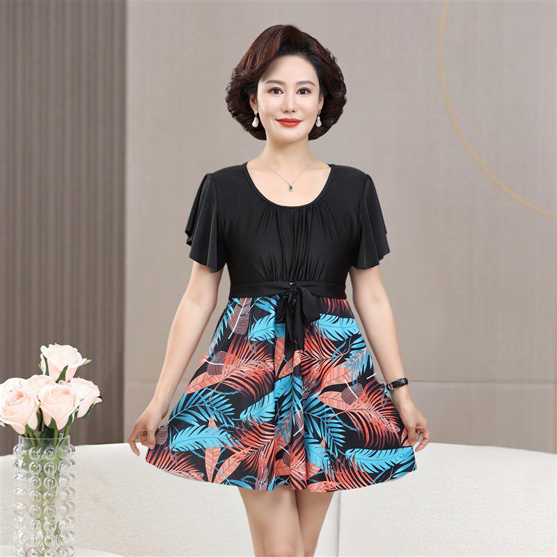 保守中老年泳衣女妈妈2025新款遮肚显瘦连体如厕式大码泡温泉泳装