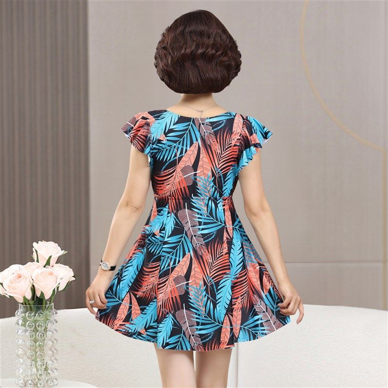 妈妈泳衣女款中老年保守宽松遮肚显瘦连体平角女士大码泡温泉泳装