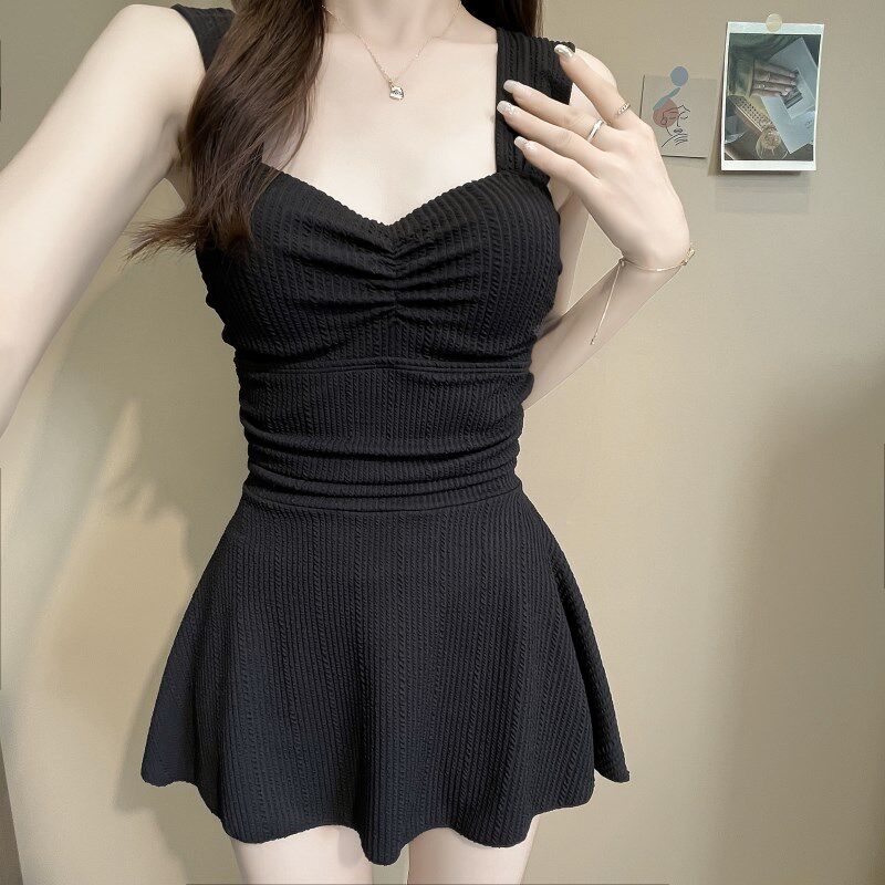 泳衣女夏2024新款爆款连体裙式平角保守黑色高级感学生温泉游泳衣