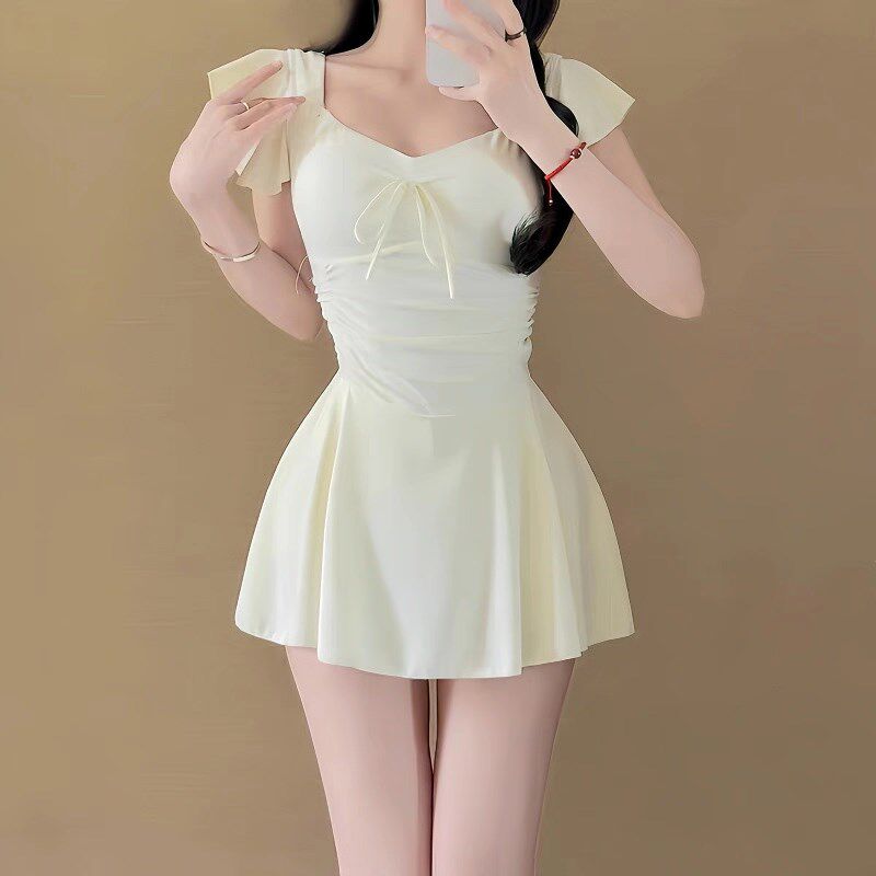 泳衣女高级感连体裙式平角遮肚显瘦小胸聚拢保守少女温泉度假泳装