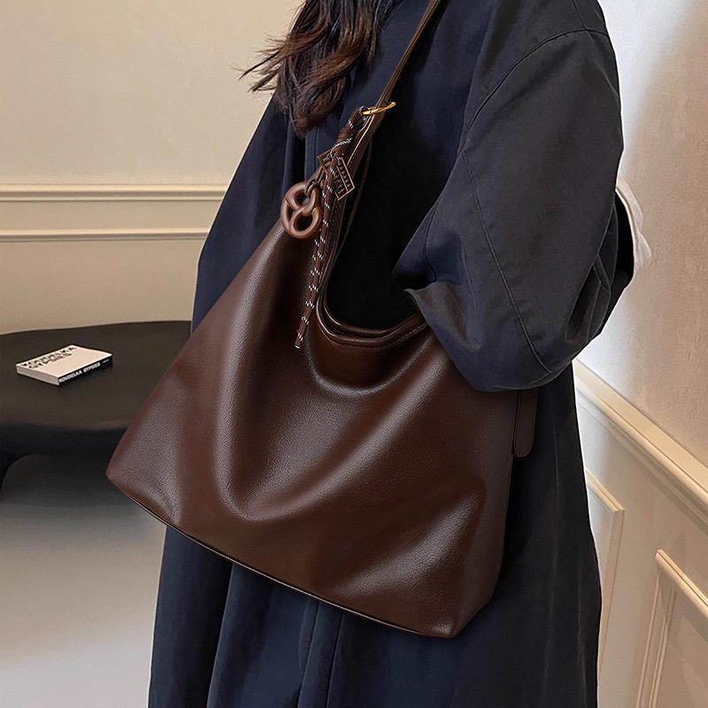 托特包包2025新款女包秋冬时尚通勤单肩包高级感大容量腋下大包