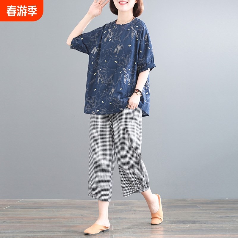 中老年女装2025妈妈q夏装新款大码休闲刺绣棉麻t恤格子裤子两套装