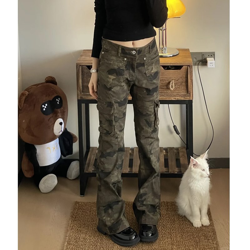 美式复古设计感迷j彩工装牛仔裤大码女秋冬新款修身显瘦微喇叭长