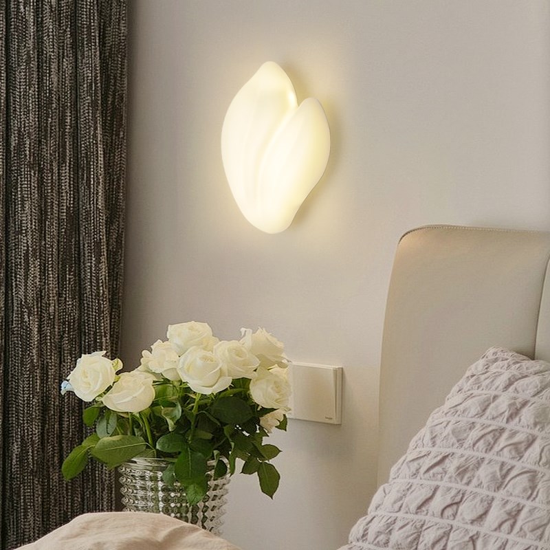 花朵壁灯奶油风客厅背景墙灯现代简约儿童房led护眼卧室床头灯具