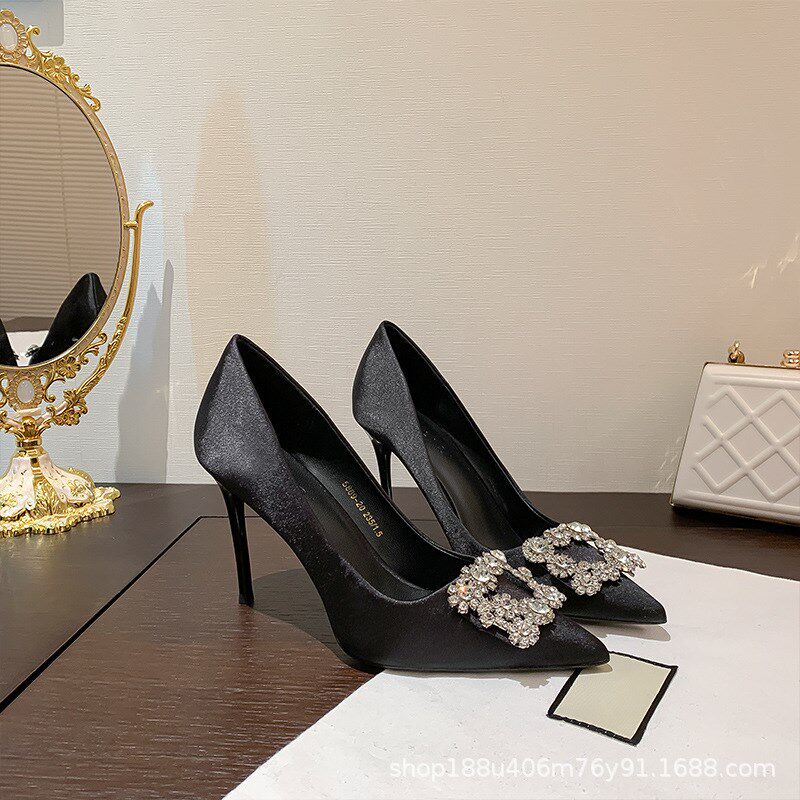 法式白色高跟鞋设计感小众气质2024年方扣水钻尖头细跟百搭浅口鞋