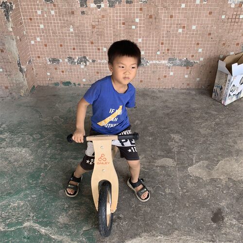 儿童平衡b车溜溜滑步车宝宝学步车无脚踏板两轮自行车2-5岁玩具车
