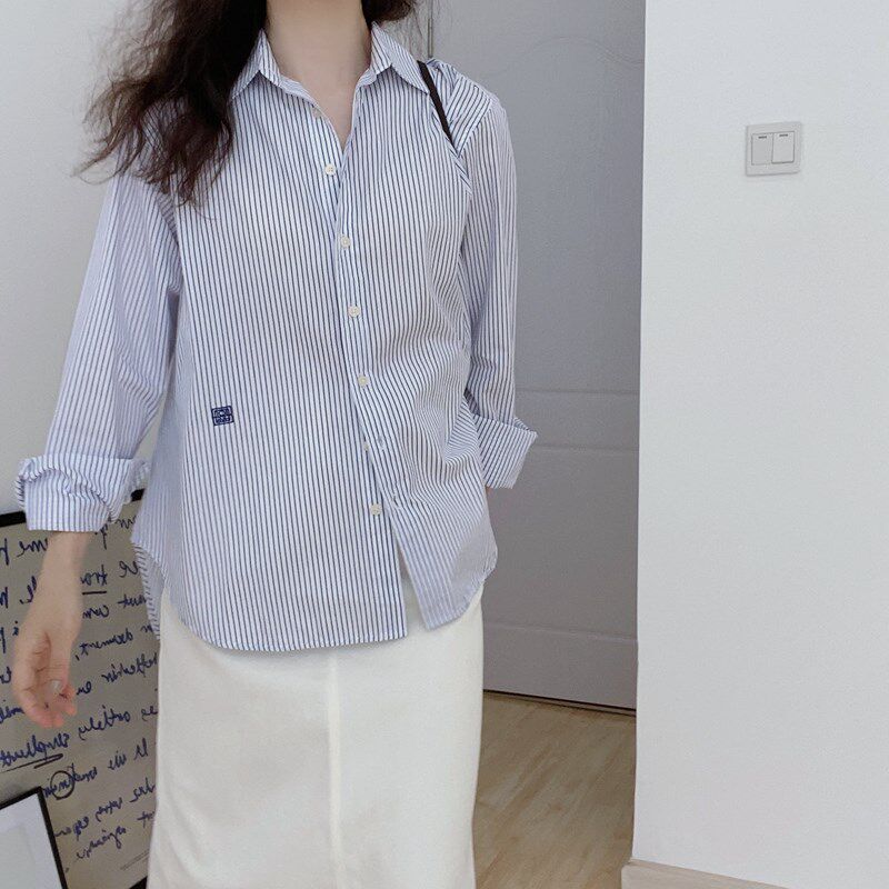 松弛感法式高级感蓝白色宽松竖条纹衬衫长袖女设计感小众2025早秋