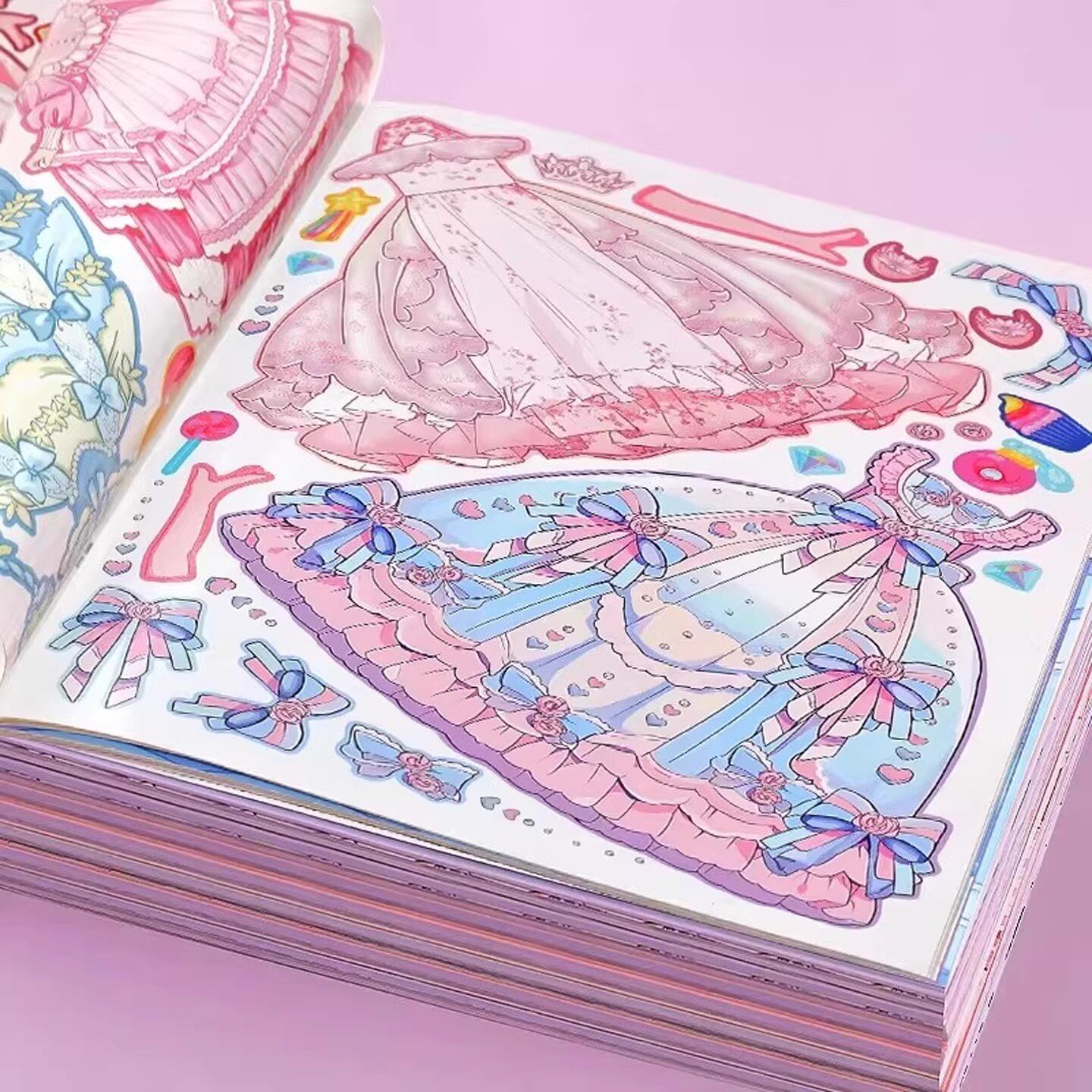 公主换装贴纸女孩益智玩具3到6岁少女卡通妆容贴画安静书女孩玩具