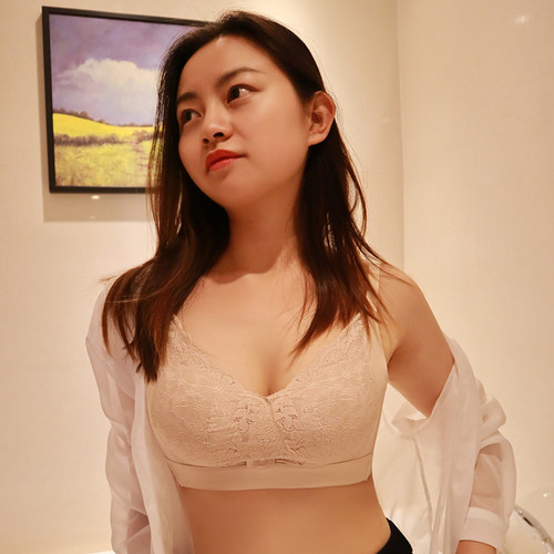 新品婴儿棉无钢圈3厘米小胸聚拢文胸无痕调整型侧收甜Z美蕾丝内衣