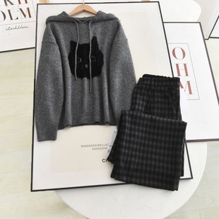 麦系一套入!秋冬款慵懒风灰色连帽毛衣+格纹休闲阔腿裤套装
