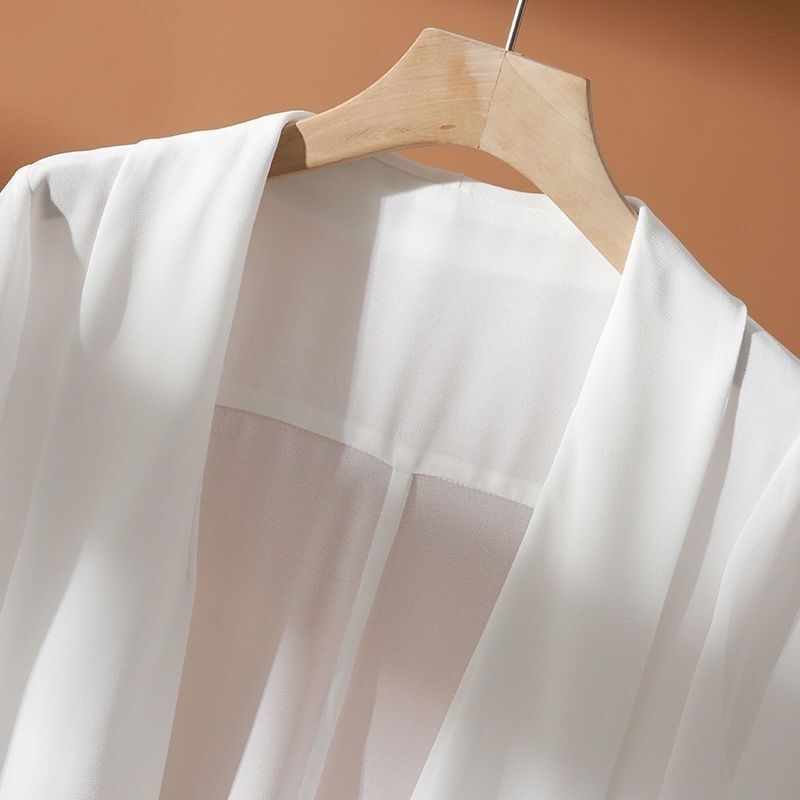 薄款小西装外套新款夏季雪纺防晒开衫短款披肩空调衫配吊带外搭