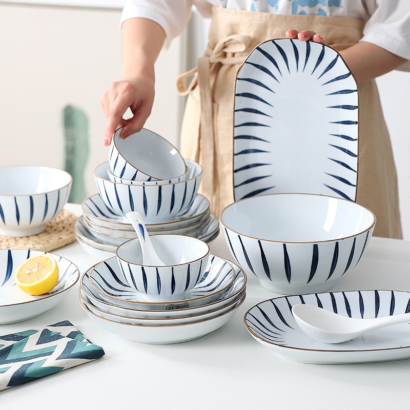 碗家用2021新款日式吃饭碗盘组合餐具碗碟套装5寸陶瓷创意防烫