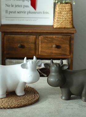 北欧简约黑白牛动物摆件 家具摆设家居装饰品陶瓷礼物工艺品