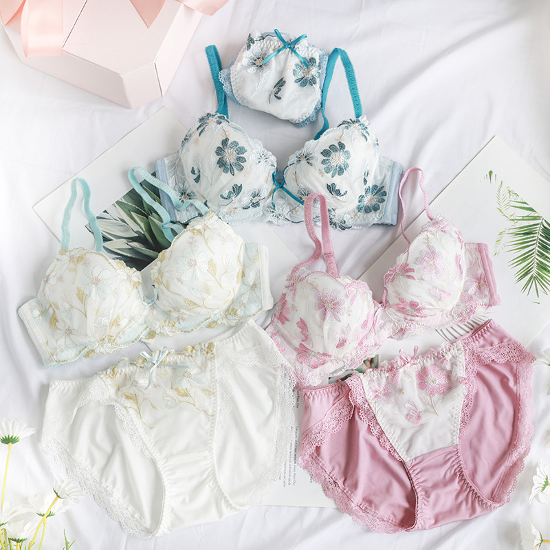 R家日系少女内衣套装可q爱甜美文胸有钢圈聚拢学生大尺码内衣内裤