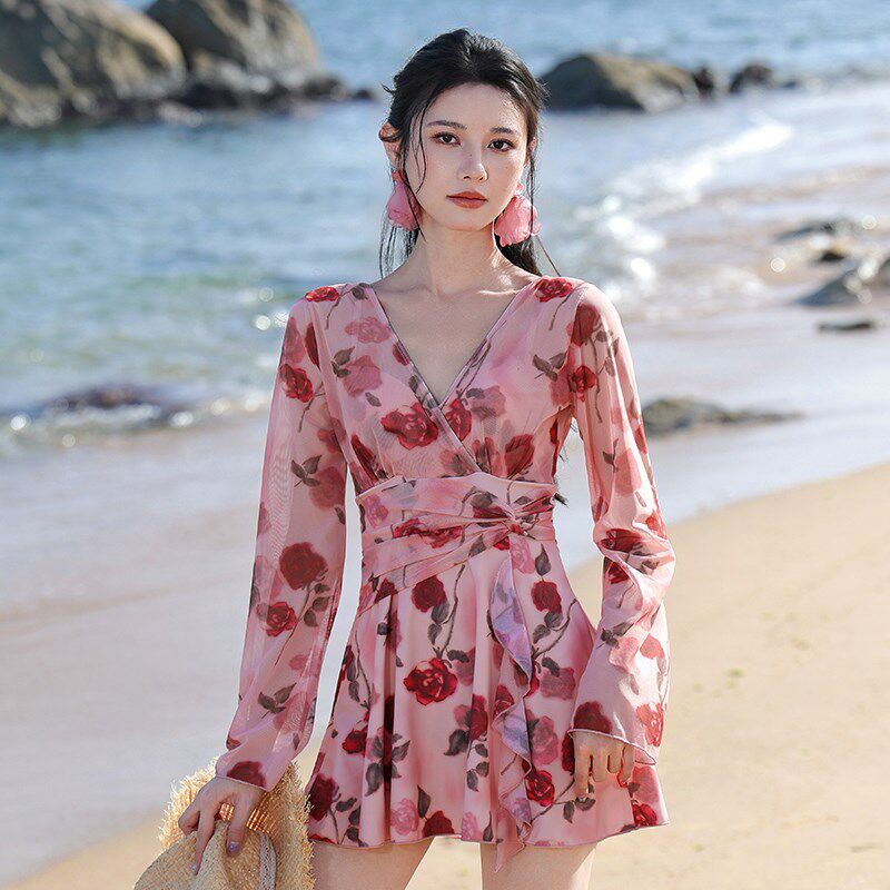 泳衣女高级感绝美连体女防晒长袖遮肉显瘦钢托聚拢度假显白游泳衣