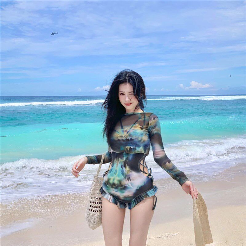 爆款新款2025泳衣女连体高级感带罩衫防晒游泳衣长袖小胸聚拢温泉