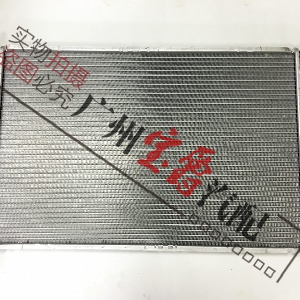 适用奔驰C级W203水箱C180散热器C200冷却器C230水箱C240C280C300