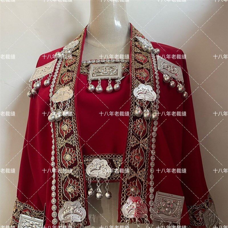 少数民族少f女新款苗疆服饰红色旅拍套装摄影舞台服装苗族